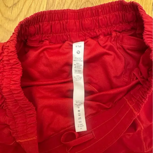 ❤️LULULEMON HOTTY HOT SHORTS❤️ - Picture 4 of 4